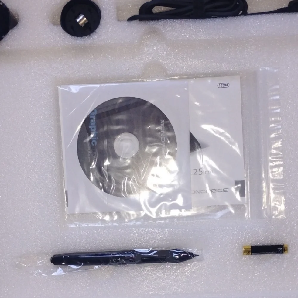 Black Graphics Tablet - Picture 4 of 8